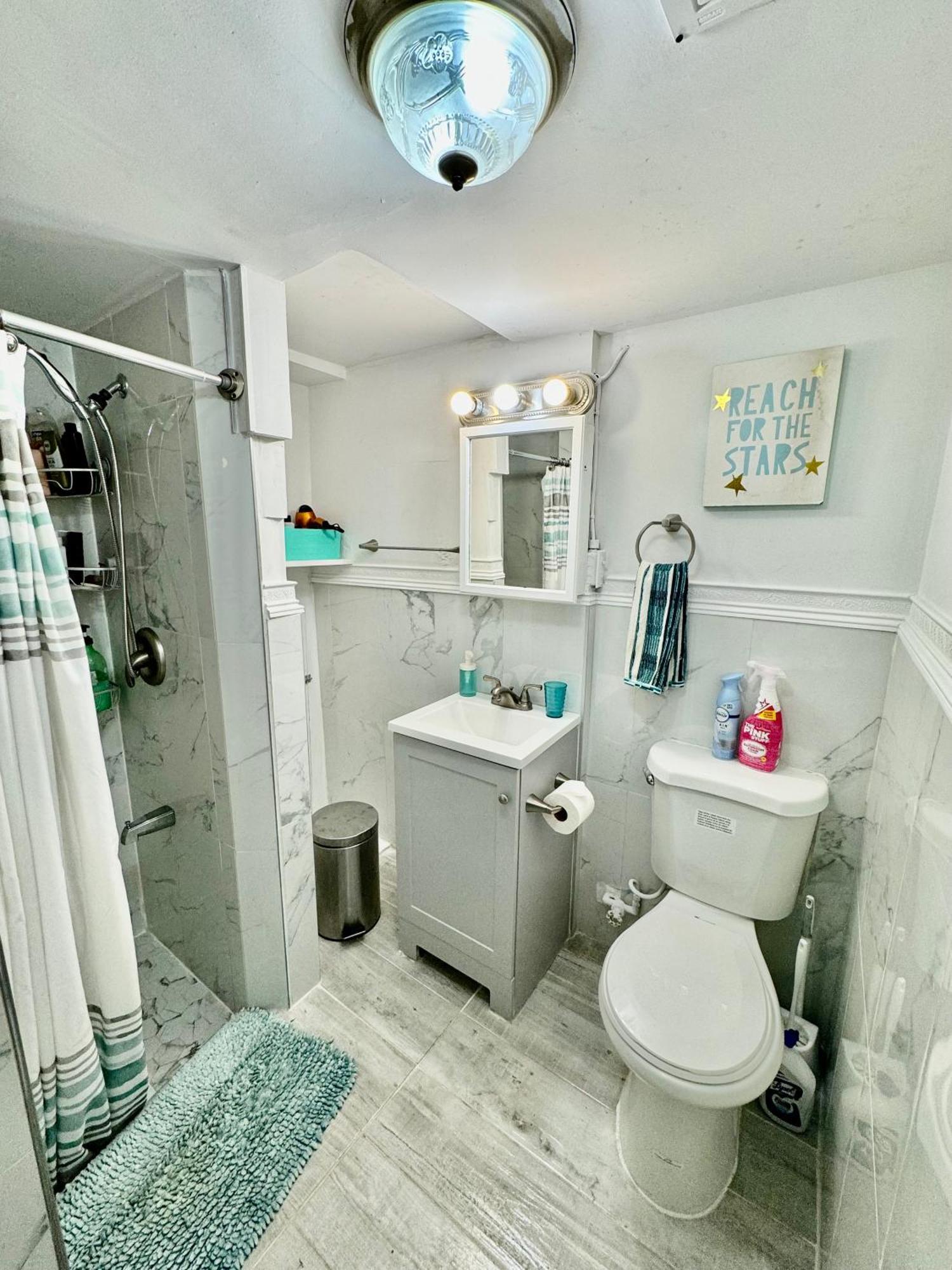 Cozy Private Room With Shared Bathroom On The 1St Floor - Conveniently Located Near Seatac Airport And Downtown Сиэтл Экстерьер фото